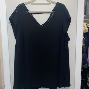 DR2 Black Short Sleeve Blouse